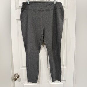 🎄Croft & Barrow knit Gray Leggings